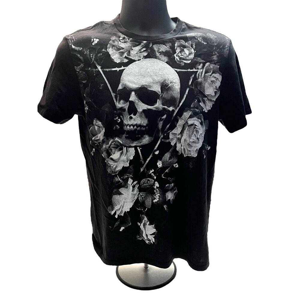 GUESS Los Angeles Skull and Roses Unisex Black T-Shirt Size Medium - Halloween